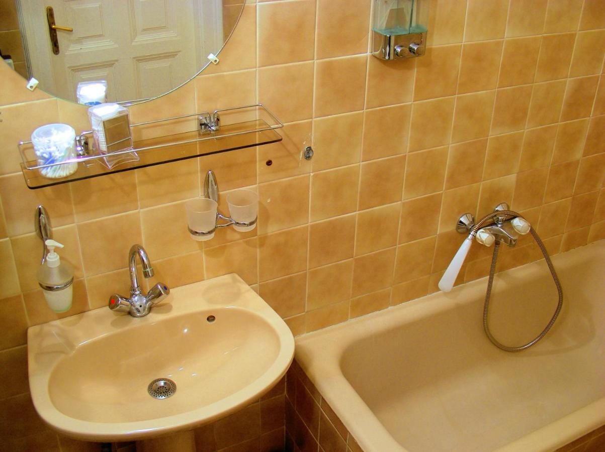 Firstapartments Inn City Center Budapest Szoba fotó